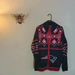 NFL Apparel New England Patriots zip up Christmas zip up sweatshirt, Medium